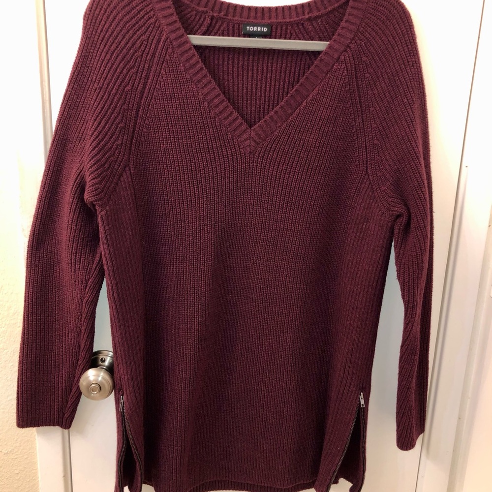 Sweater with zippers